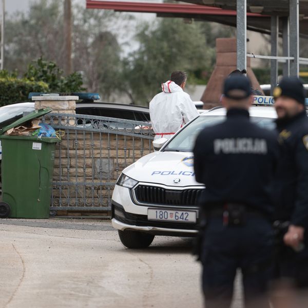 Novi detalji tragedije u Sukošanu: Otac provalio u ormar s oružjem pa ubio sina i sebe