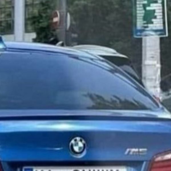 Vlasnik vozila nasmijao ljude svojom registracijom! Sigurno znate nekog kome je ovo potrebno