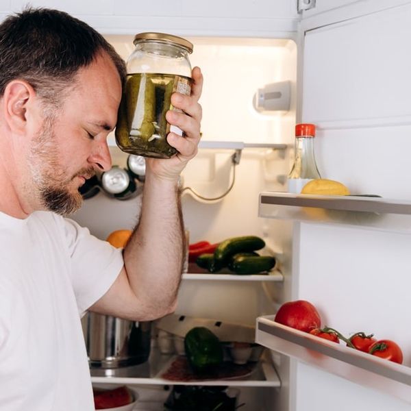 Kako ublažiti mamurluk? Evo 7 provjerenih savjeta i namirnica