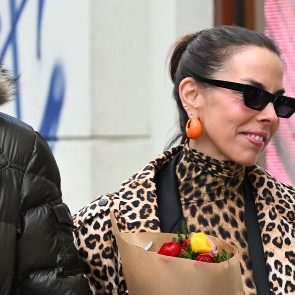 Olja Vori u kožnatim hlačama i leopard uzorku na špici