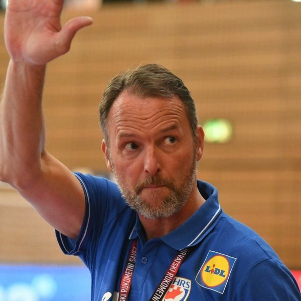 Najžešći kritičar Sigurdssona poručio: "Posipam se pepelom za sve što sam izrekao"