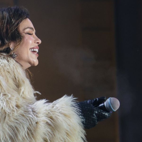 Severina u bundi i skinny hlačama na otvaranju Samoborskog fašnika 2026.