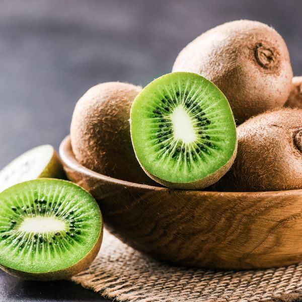 Zašto je dobro pojesti kivi prije spavanja