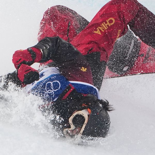 VIDEO Težak pad kineske olimpijke! Nepomično je ležala, tribinama je zavladala tišina