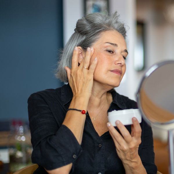 Kreme za njegu kože u (peri)menopauzi