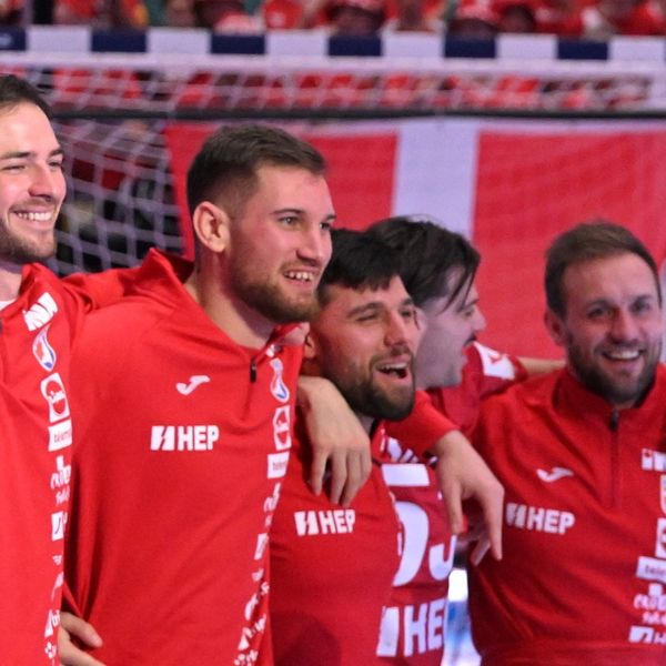 Hrvatski rukometaši dijele dosad neviđenu fotografiju s Eura: Pogledajte uz kakvu sliku su napisali "obitelj"