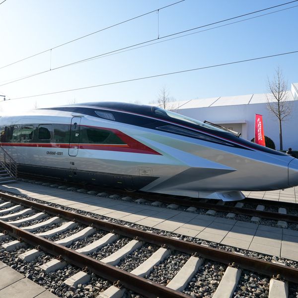 Novi najbrži vlak na svijetu: Pogledajte kako izgleda unutrašnjost "metka" koji će juriti brzinom od 450 kilometara na sat