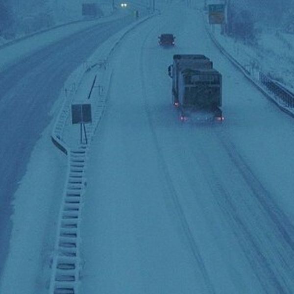 Snijeg otežava promet: Kamioni ne mogu iz Dalmacije prema unutrašnjosti