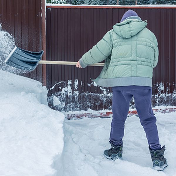 Čovjek u Njemačkoj čistio snijeg i pronašao mrtvog čovjeka