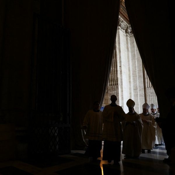 Papa Lav zatvorio Svetu godinu Katoličke Crkve i pozvao na ljubaznost prema strancima
