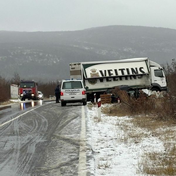 Teška prometna nesreća u Dalmaciji: Jedna osoba poginula