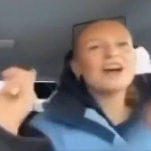 Mozak na pašu: Snimanje za TikTok završilo prometnom nesrećom, pogledajte samo taj nemar