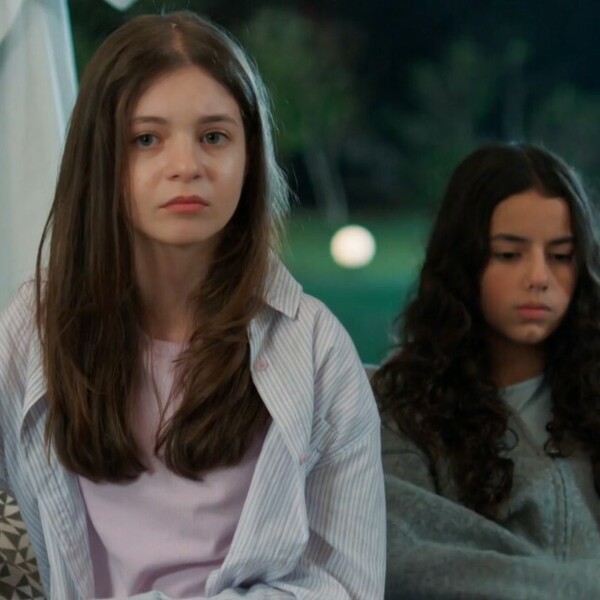 Tajne prošlosti: Ne želi je primiti natrag u svoju kuću - kako će to objasniti kćerkama?