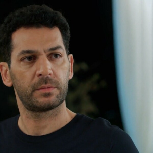 Tajne prošlosti: Zgodan na ekranu, još privlačniji uživo: publiku je osvojio već u prvim minutama