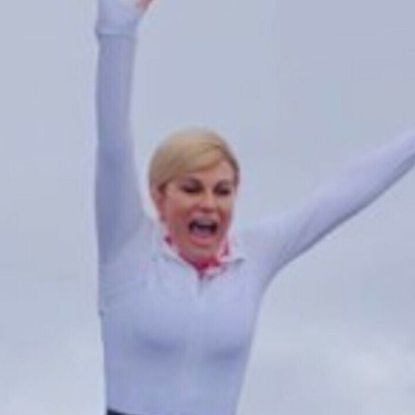 Kolinda Grabar-Kitarović skočila u ledeno more