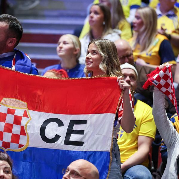 EHF ipak ''popustio'' s pjesmama: Na utakmici protiv Švedske orili se poznati hrvatski hitovi