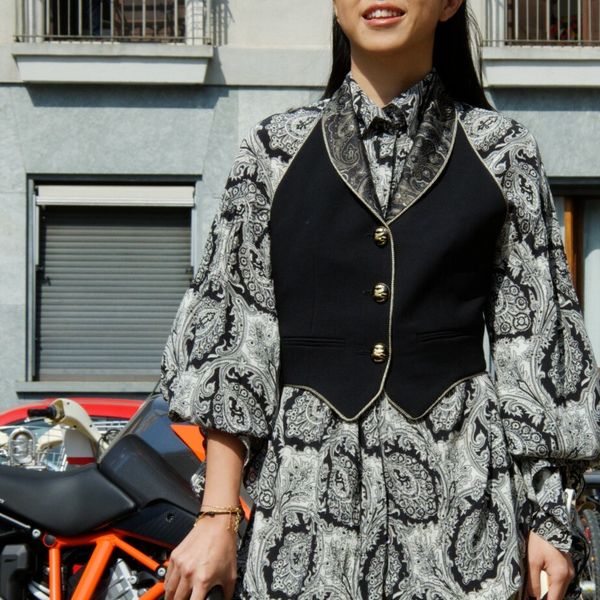 Prsluci sa sniženja koje se mogu nositi i na ljeto 2026.