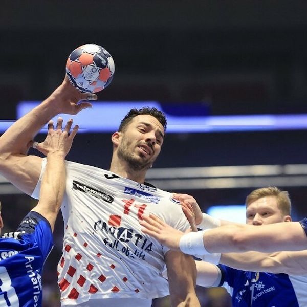 Strašna Hrvatska srušila jaki Island na Euru i ostala u igri za polufinale!