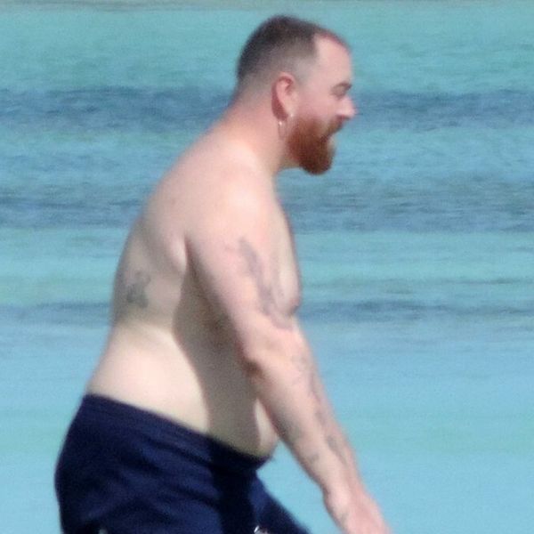 Sam Smith snimljen na plaži