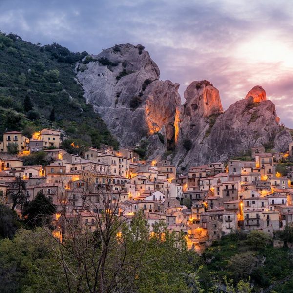 Castelmezzano u južnoj Italiji: Mjesto u kojem ćete prije vidjeti vješticu nego autobus