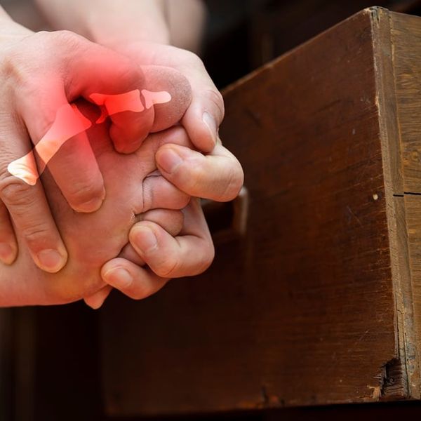 Imate napad gihta? Ovih 10 koraka može vam znatno olakšati bol