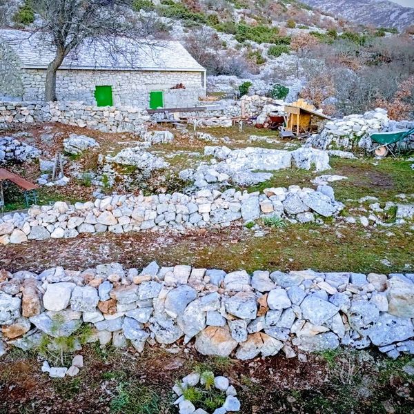 Dobre vijesti s Biokova: Podglogovik ponovno postaje utočište za planinare