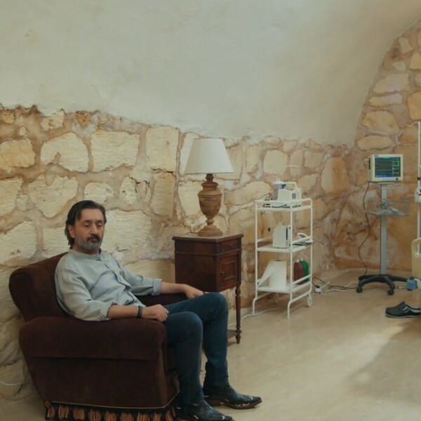 Daleki grad: Zna da nešto nije u redu i traži odgovore