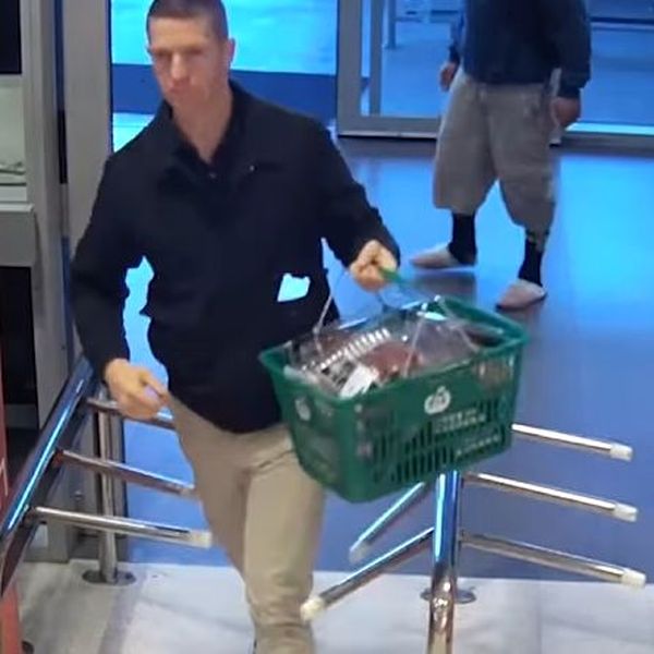 Policajac u civilu iznenadio potezom, kladimo se da ovo ne podučavaju na Akademiji