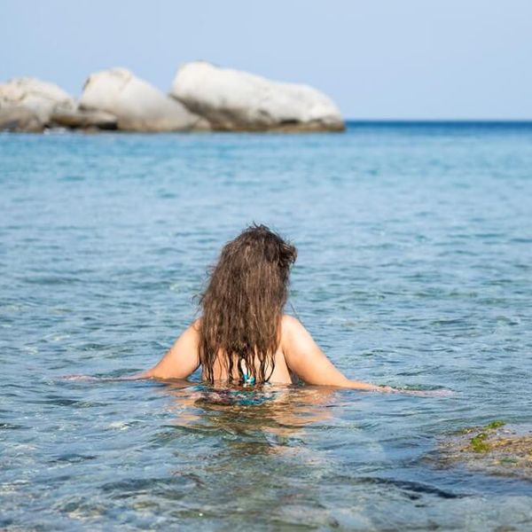 Vježbe za donji dio leđa u vodi: 7 pokreta koji mogu ublažiti bol i vratiti pokretljivost