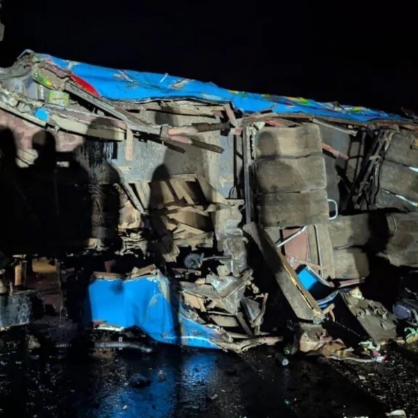 U nesreći školskog autobusa u Ugandi poginulo najmanje 20 učenika