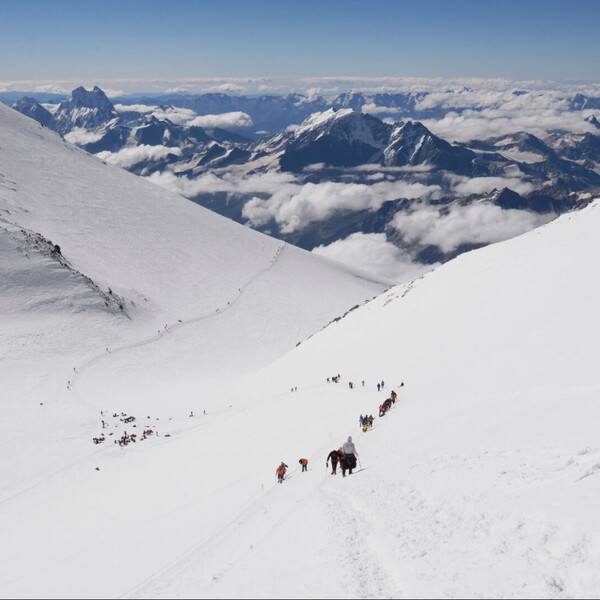Tragedija na Elbrusu: Poginulo pet iskusnih alpinista iz Zenice, dvojica preživjela nevrijeme