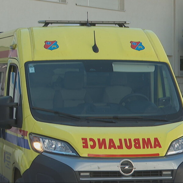 Liječnici se bore za život maloljetnice nakon pada s romobila, gradovi spremaju zabrane