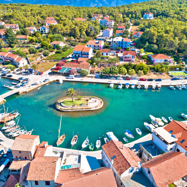 Hrvatska "Mala Venecija": Miris borova, mir, predivno more i dovoljno hlada za sve