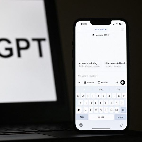 Korisnici bijesni nakon novog ažuriranja ChatGPT-a, šef OpenAI-ja priznao: "Mislim da smo jednostavno zeznuli"