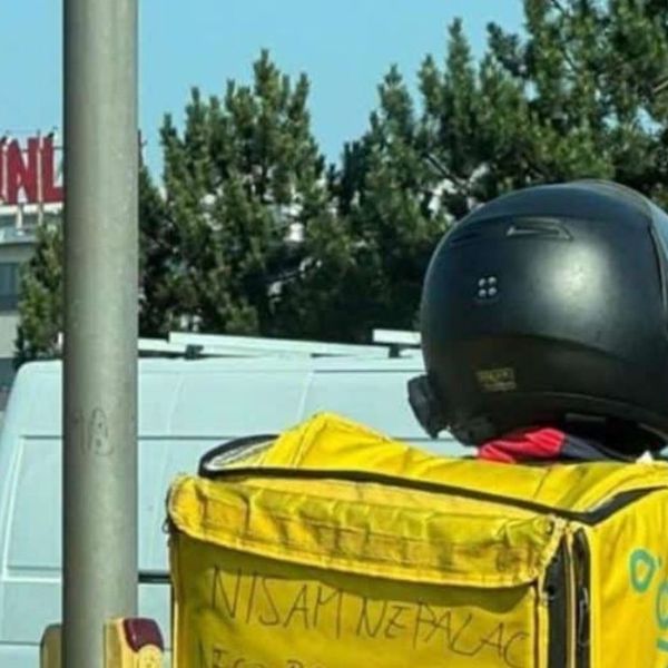 Dostavljač u Zagrebu natpisom nasmijao vozače: "Nisam Nepalac, nego…"