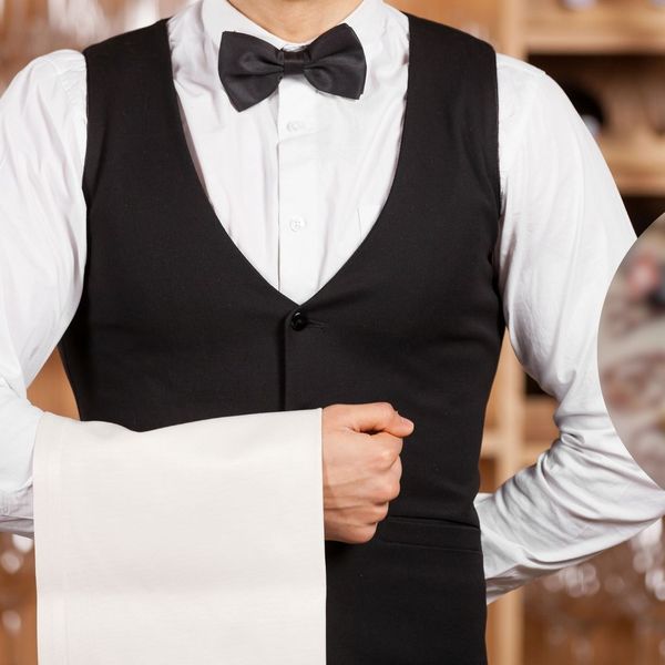 Kad je konobar vidio što su ostavili za sobom, ostao je u šoku