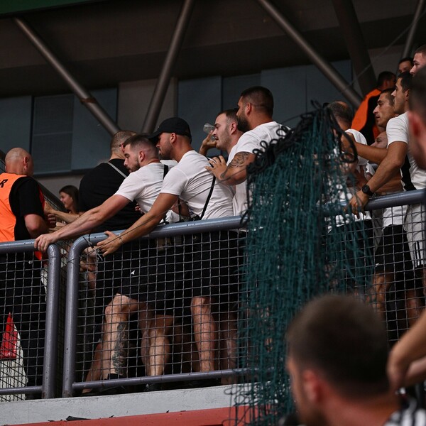Neredi u Draženovom domu: Prekinuto finale PH, interventna policija uletjela na tribine