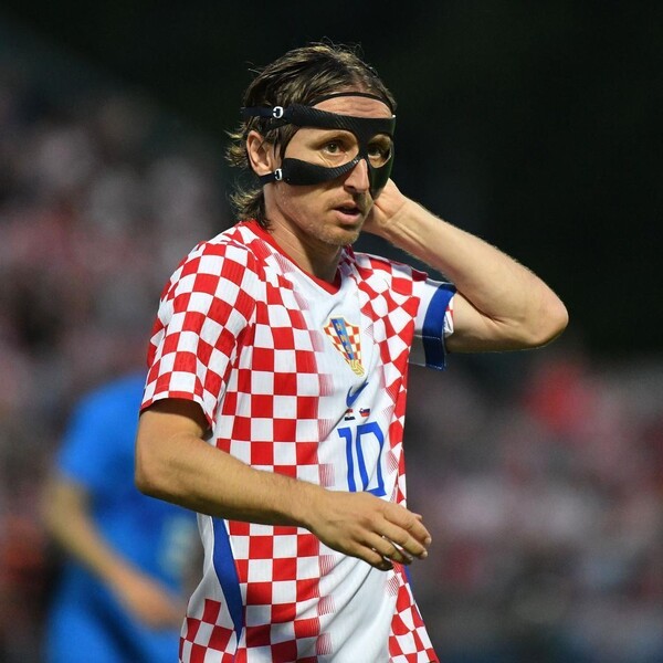 UŽIVO HRVATSKA – SLOVENIJA GOOOOL! Modrić sjajnim udarcem matirao Oblaka!