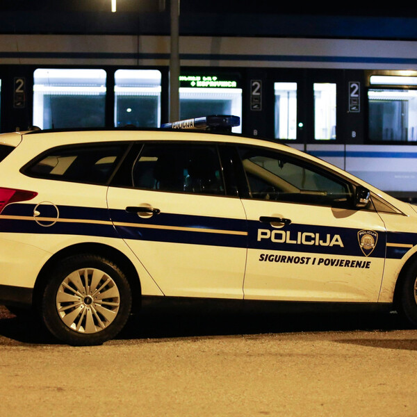 Sudar vlaka i automobila u Prekopakri