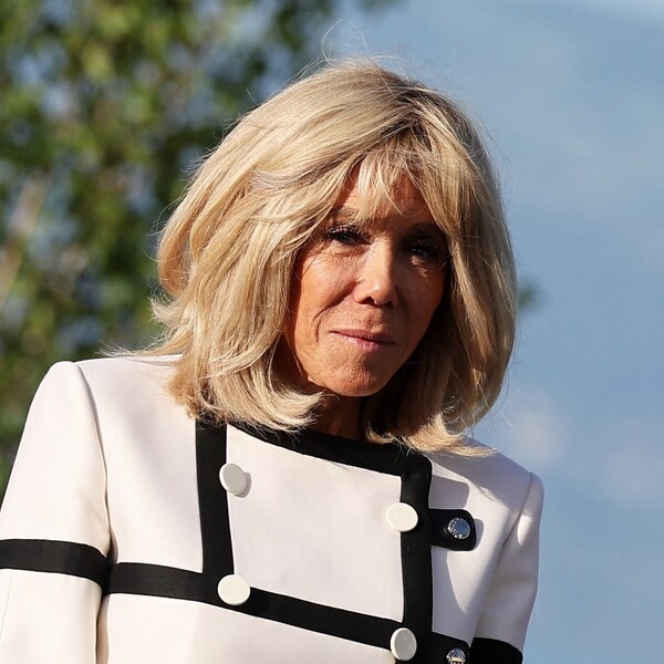 Brigitte Macron u sjajnom kompletu s modernim pomakom