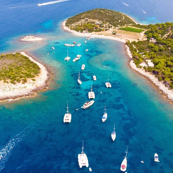 Plaže na otočiću Veli Budikovac