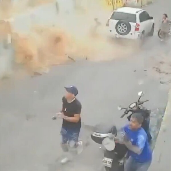 Ulična kamera uhvatila trenutak u kojem je počela tragedija u Venezueli