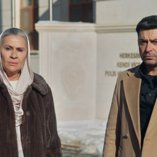 Daleki grad: Njegov dolazak dolio je ulje na vatru