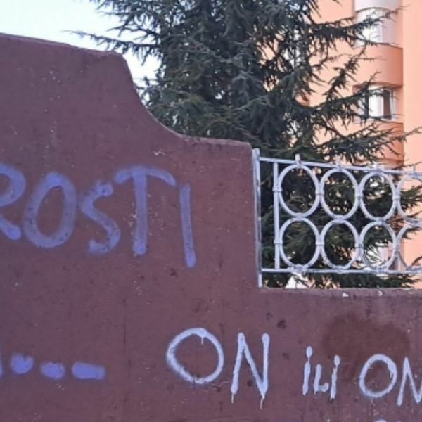 Grafit u Dubravi nasmijao domaću publiku! Morate vidjeti što je netko dopisao