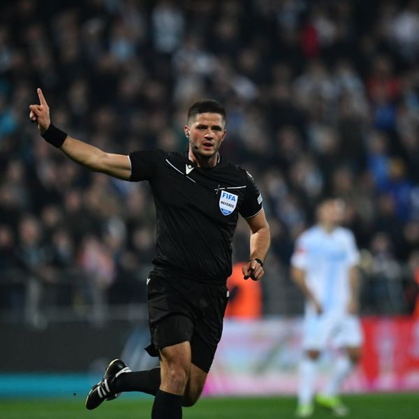 Patrik Kolarić pokazao crveni karton Gonzalu Garciji i Adrionu Pajazitiju