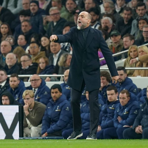 VIDEO Tudor preživio nemoguće u londonskom derbiju: Spasio ga nos napadača