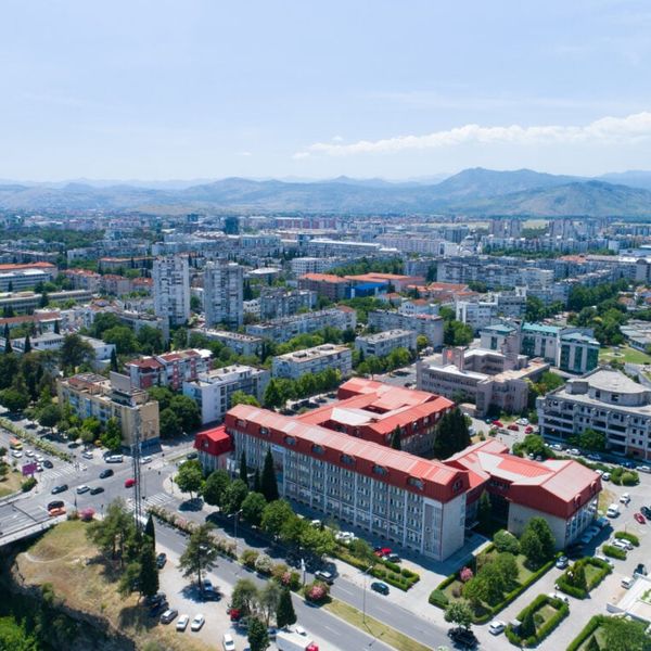 Nama susjedna zemlja postaje “pokusni kunić” EU-a kako se ne bi pretvorila u novu Mađarsku