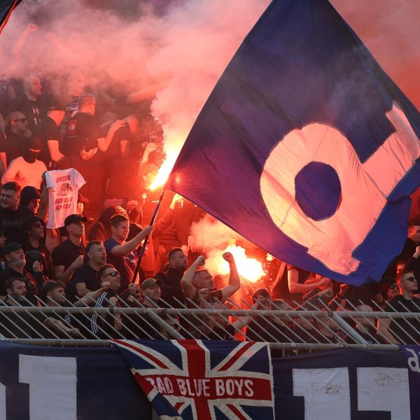 VIDEO Dašak humora na Poljudu: Usred bakljade Boysa osvanula "čestitka" za Dan žena