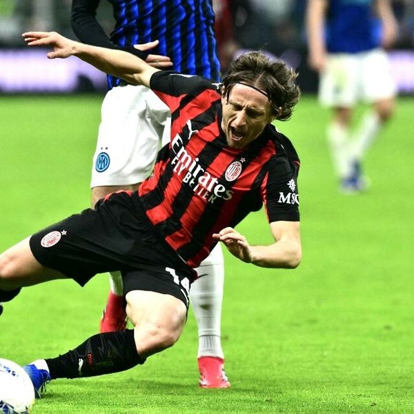 VIDEO Sučić srušio Modrića, kapetan se digao i uzvratio istom mjerom: Ovo se ne viđa često!