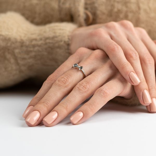 Polumat nokti novi su trend u svijetu nude manikura